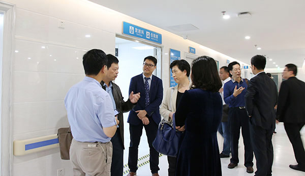 康复专家及兄弟单位同仁来院参观指导